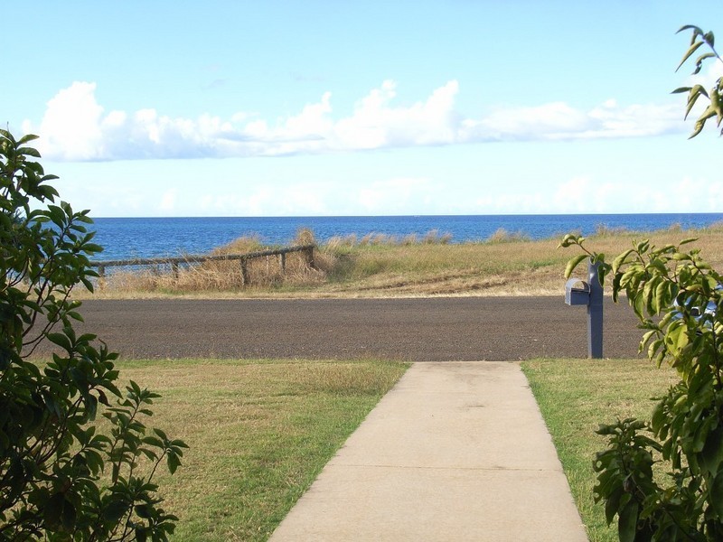 135 Sea Esplanade, Burnett Heads QLD 4670