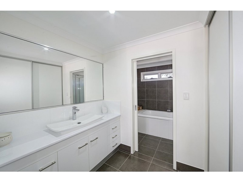 12 Mary Fox Street, Innes Park QLD 4670