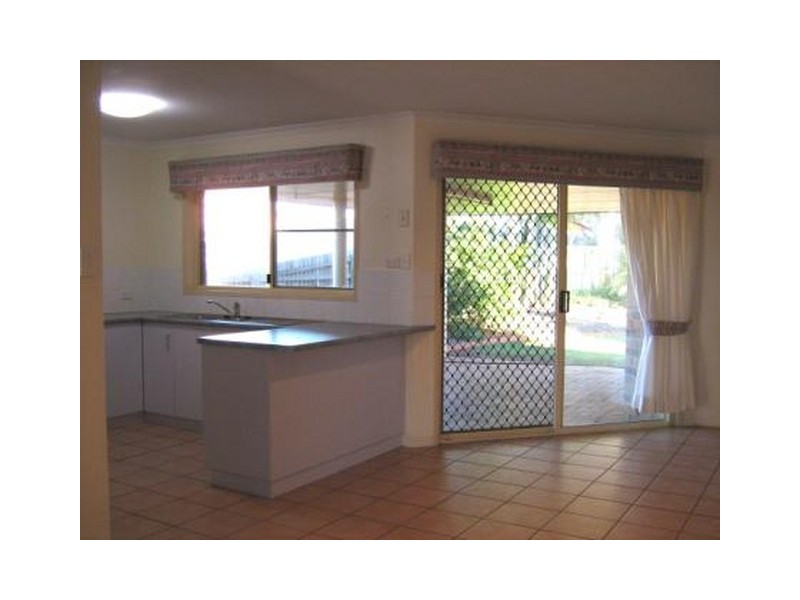 2 Majestic Place, Coral Cove QLD 4670