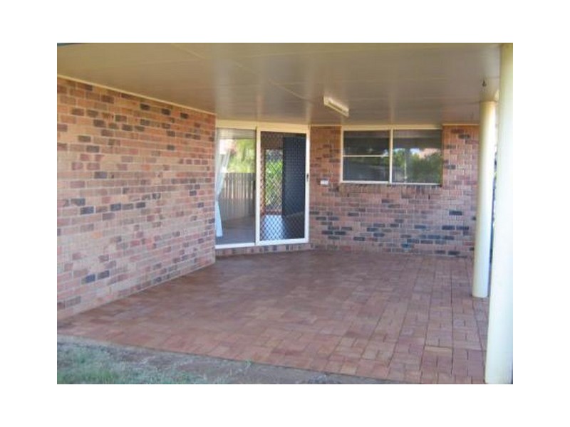 2 Majestic Place, Coral Cove QLD 4670