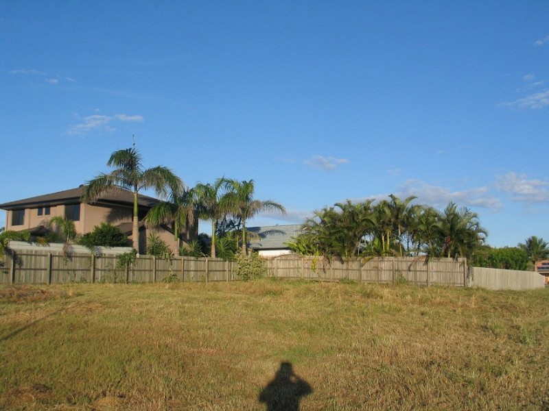 4 Daisy Court, Coral Cove QLD 4670