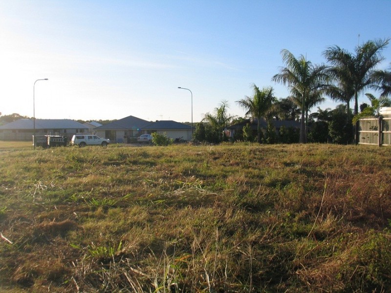 4 Daisy Court, Coral Cove QLD 4670