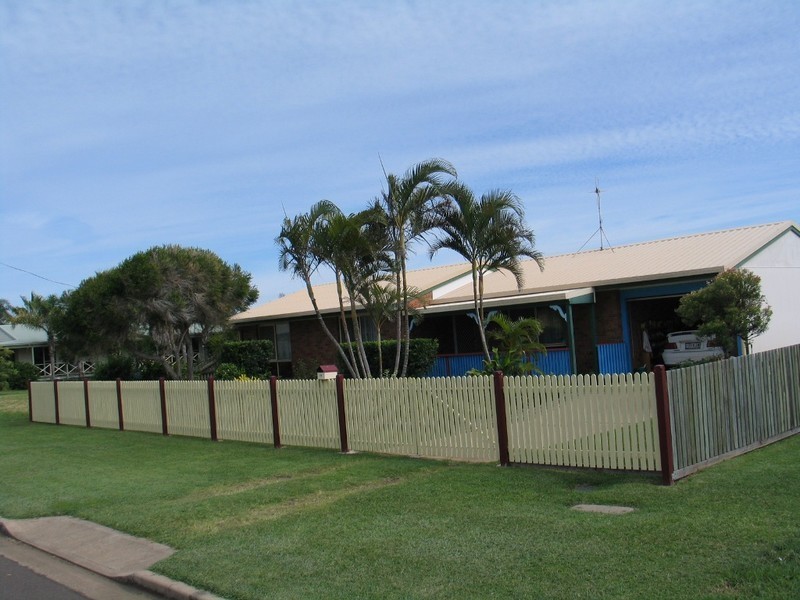 15 Ocean Street, Burnett Heads QLD 4670