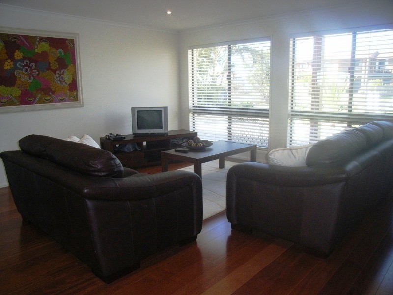 11 Palm Street, Innes Park QLD 4670