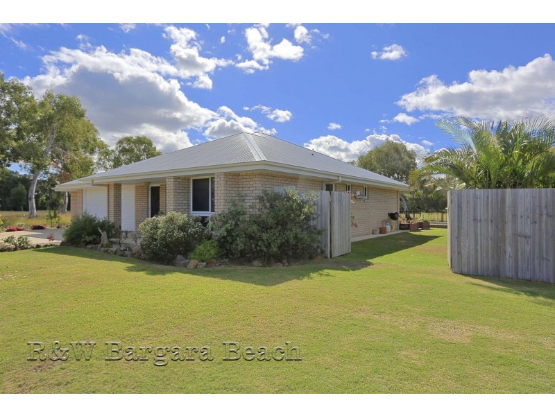 12 Betty Close, Coral Cove QLD 4670