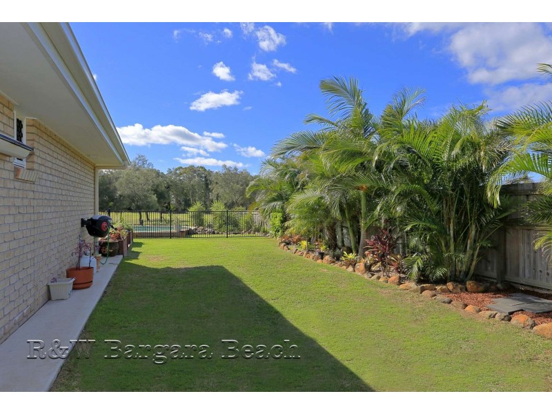 12 Betty Close, Coral Cove QLD 4670