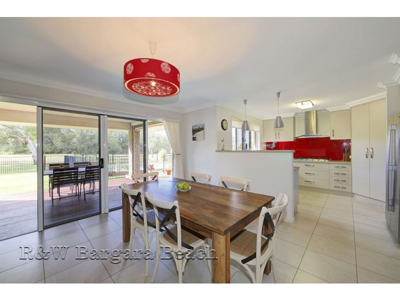 12 Betty Close, Coral Cove QLD 4670