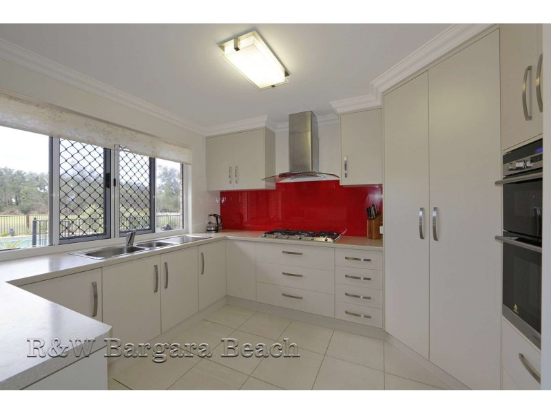 12 Betty Close, Coral Cove QLD 4670