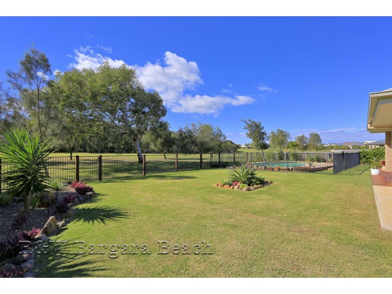 12 Betty Close, Coral Cove QLD 4670