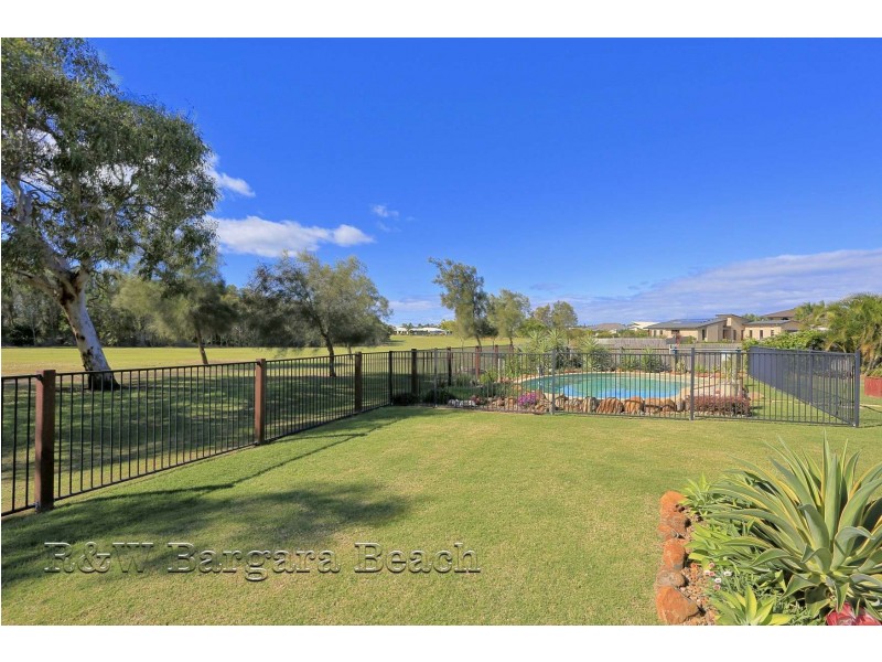 12 Betty Close, Coral Cove QLD 4670