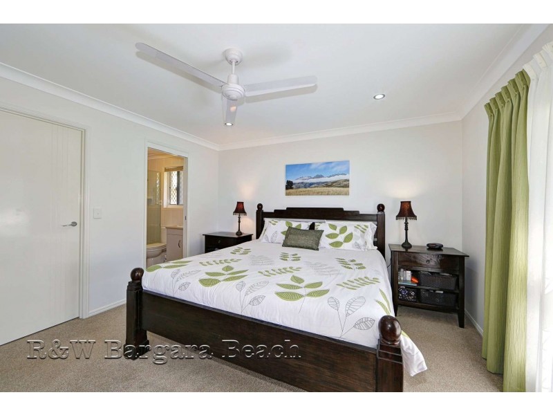 12 Betty Close, Coral Cove QLD 4670