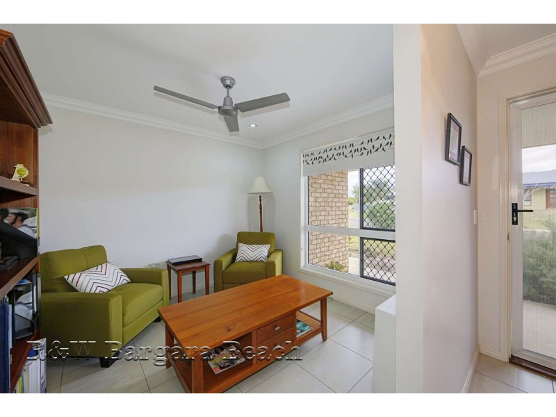 12 Betty Close, Coral Cove QLD 4670