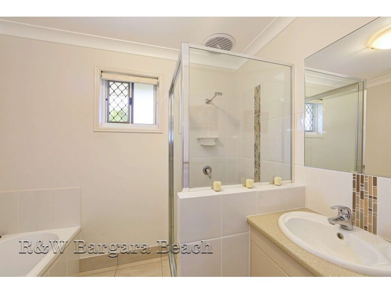 12 Betty Close, Coral Cove QLD 4670