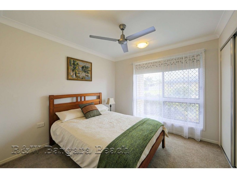 12 Betty Close, Coral Cove QLD 4670