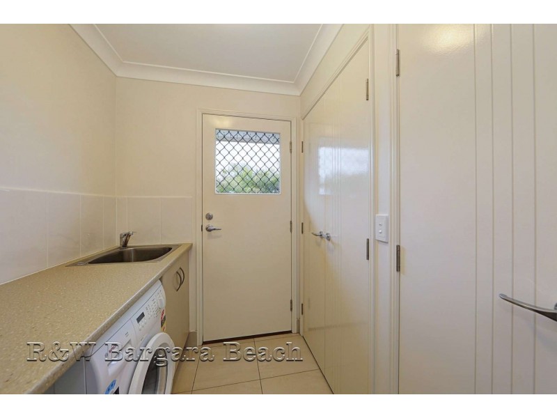 12 Betty Close, Coral Cove QLD 4670