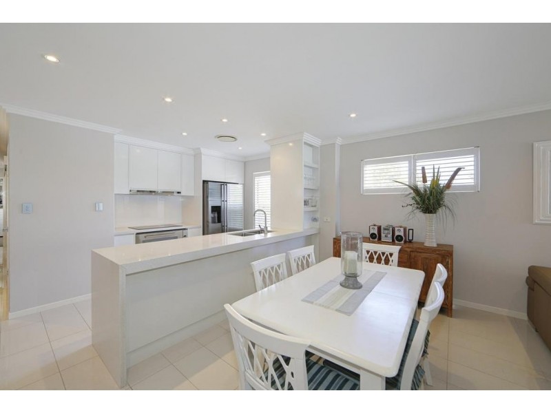 Unit 6, The Waves, 8 Miller Street, Bargara QLD 4670