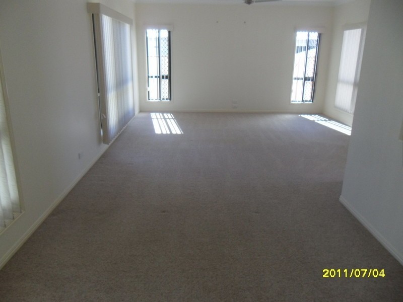 24 Bisdee Street, Coral Cove QLD 4670