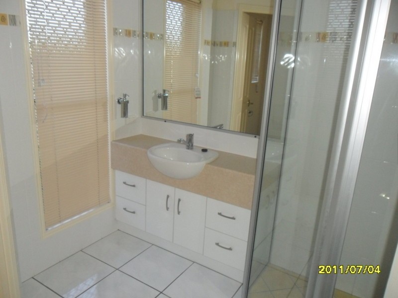 24 Bisdee Street, Coral Cove QLD 4670