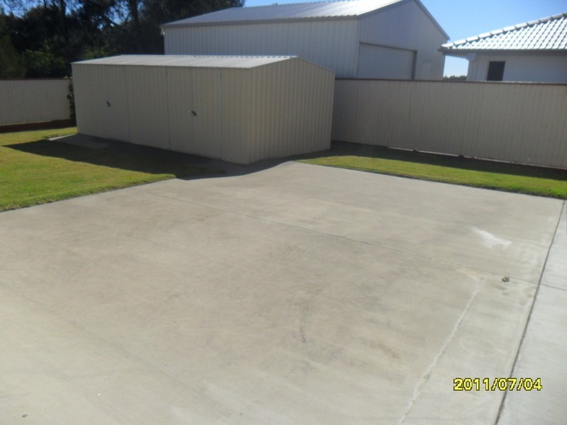 24 Bisdee Street, Coral Cove QLD 4670