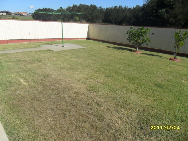 24 Bisdee Street, Coral Cove QLD 4670