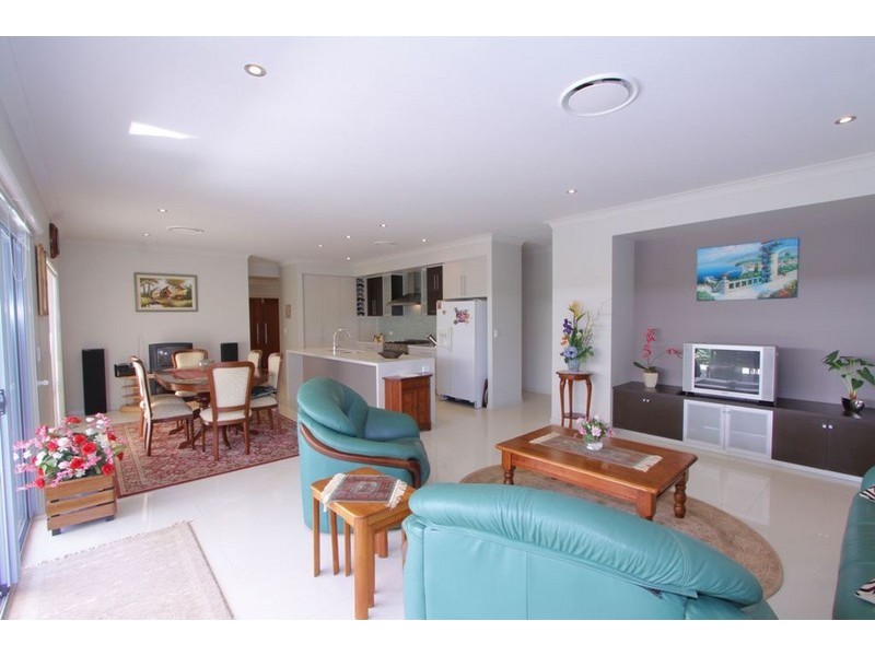 4 Parkside Parade, Bargara QLD 4670