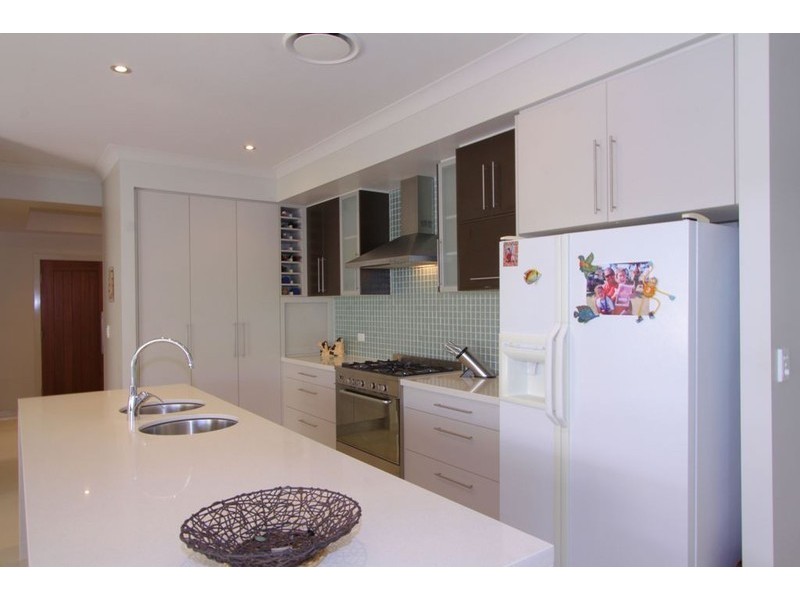 4 Parkside Parade, Bargara QLD 4670