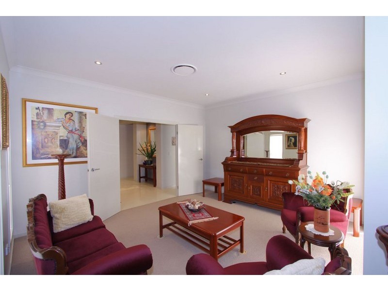 4 Parkside Parade, Bargara QLD 4670