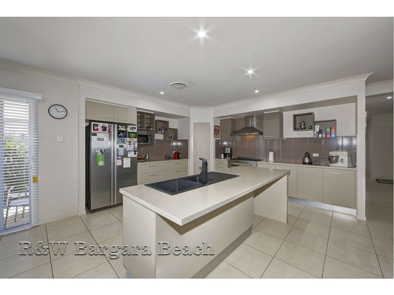 2 Parkside Parade, Bargara QLD 4670