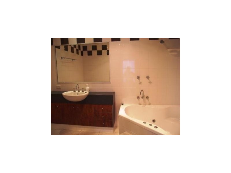 Unit 3 81 Esplanade, Bargara QLD 4670