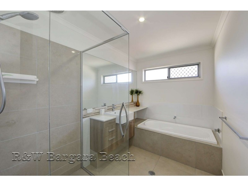 1/13 Holland Street, Bargara QLD 4670