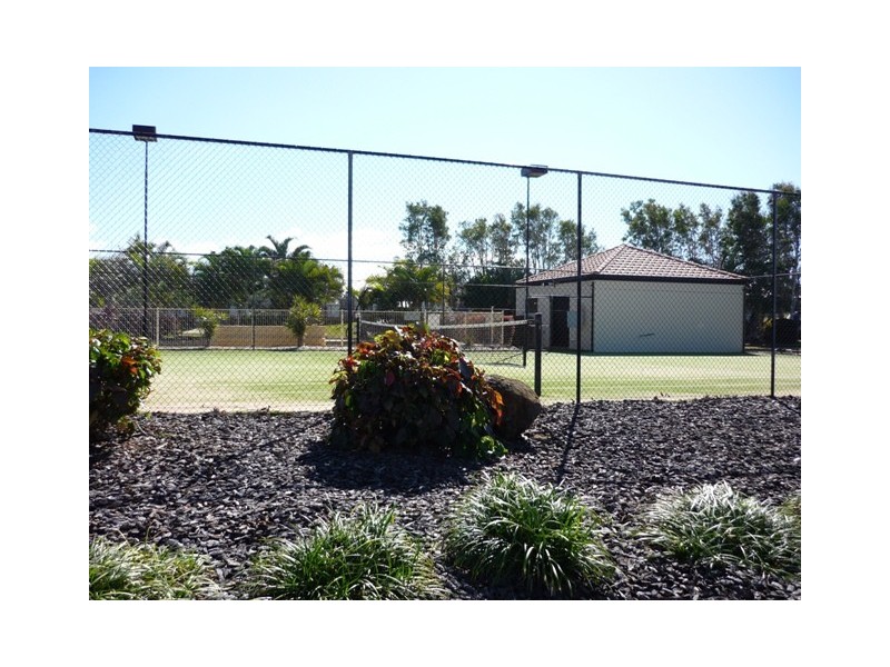 10/5 Robert John Circuit, Coral Cove QLD 4670