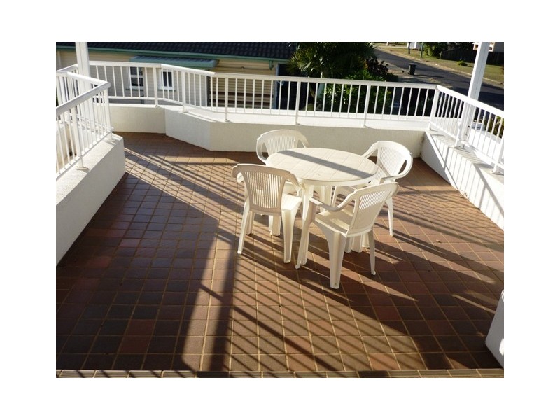 Unit 1 Coral Coast Plaza, 20 Bauer St, Bargara QLD 4670