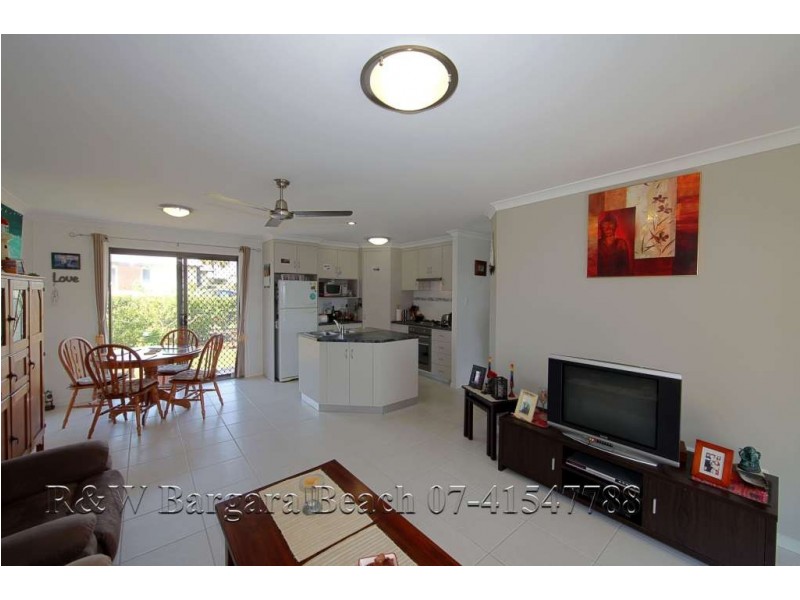 6 Bisdee Street, Coral Cove QLD 4670