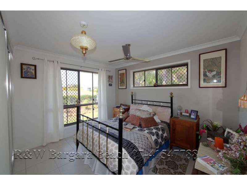 6 Bisdee Street, Coral Cove QLD 4670