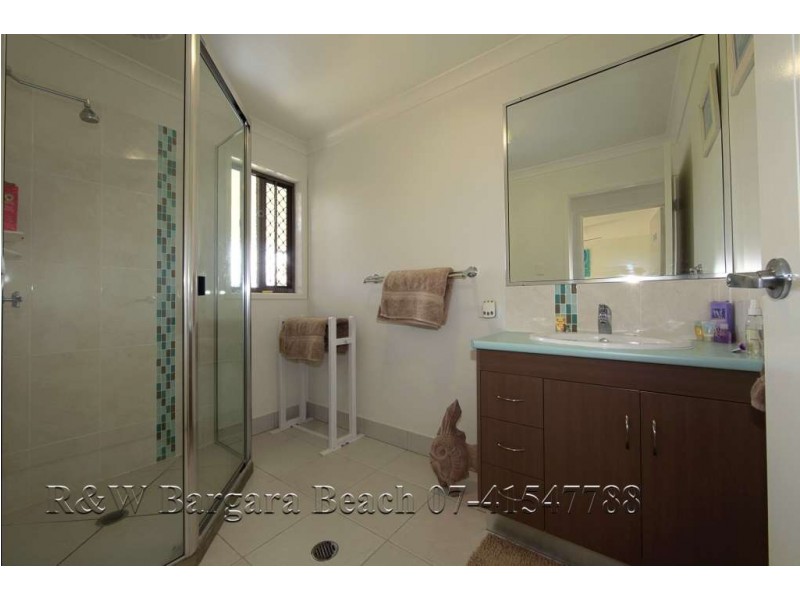 6 Bisdee Street, Coral Cove QLD 4670