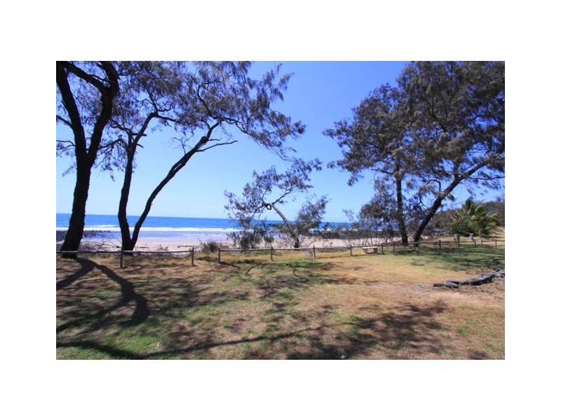 210 BAROLIN ESPLANADE, Coral Cove QLD 4670