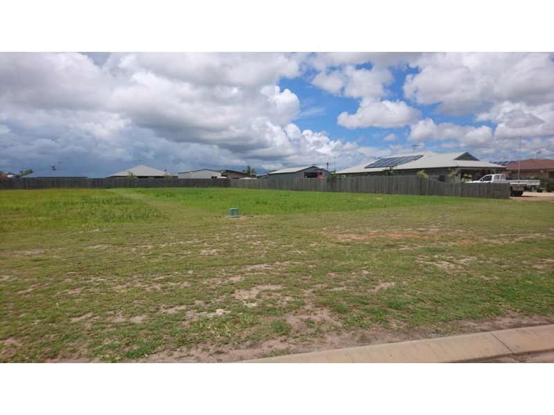 8 Sandstone Street, Burnett Heads QLD 4670