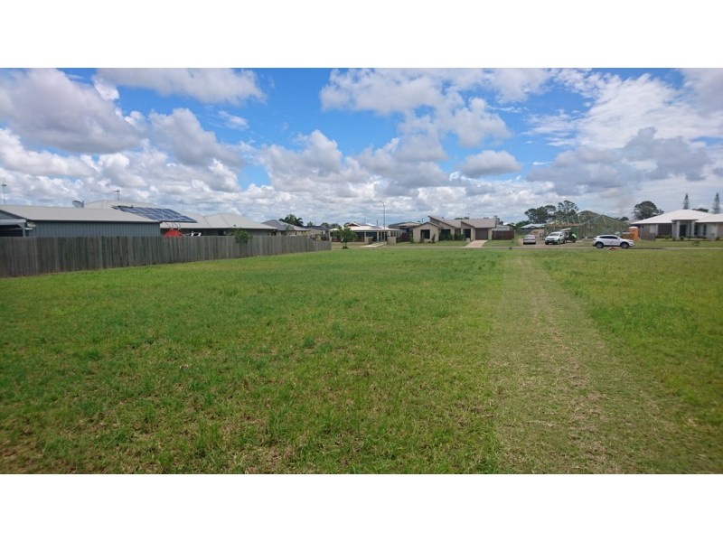 8 Sandstone Street, Burnett Heads QLD 4670