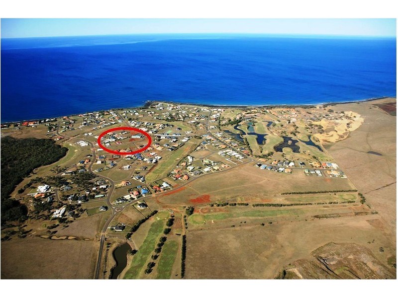 14 Back Hill Drive, Coral Cove QLD 4670