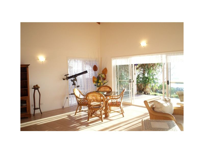 48 Barolin Esplanade, Coral Cove QLD 4670