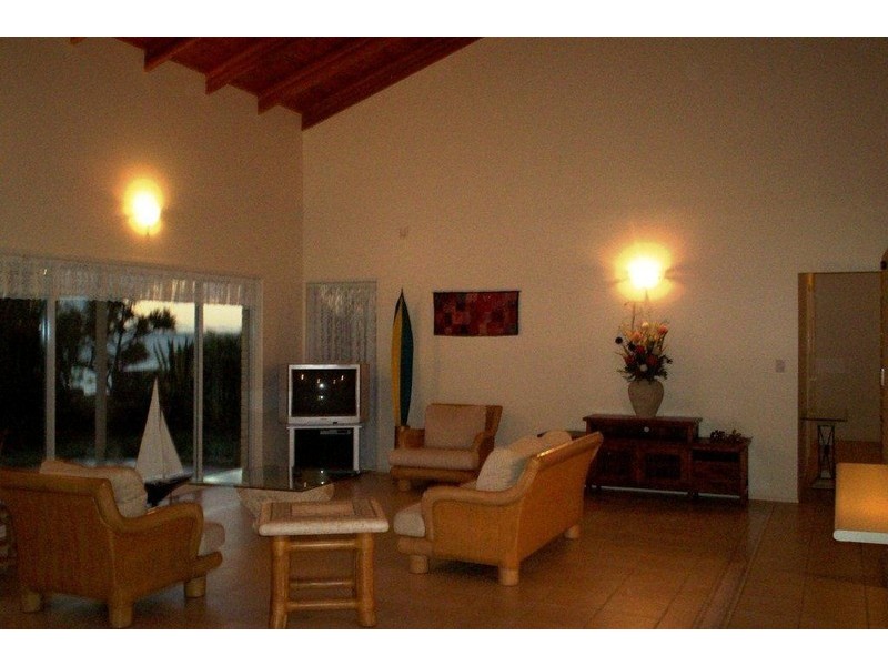 48 Barolin Esplanade, Coral Cove QLD 4670