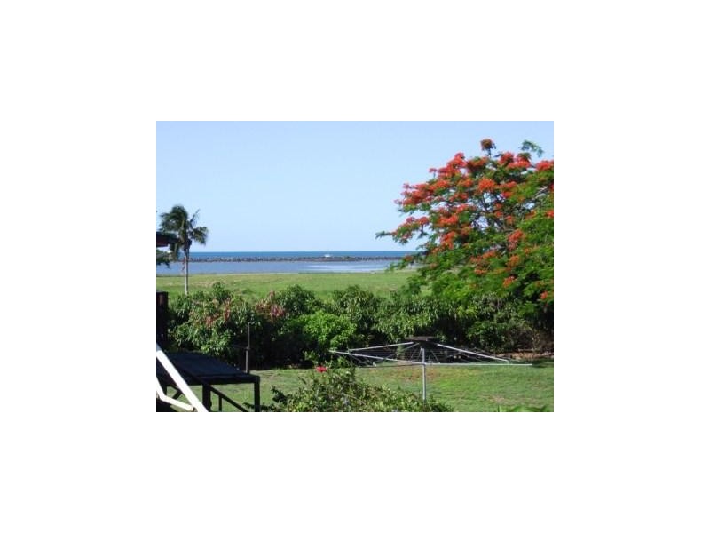 29 Zunker Street, Burnett Heads QLD 4670