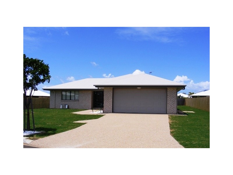 16 Back Hill Drive, Coral Cove QLD 4670