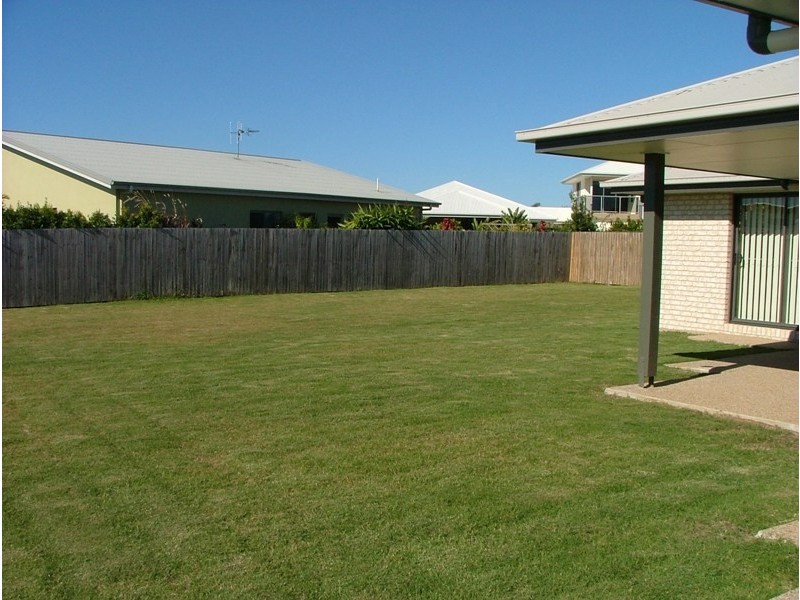 16 Back Hill Drive, Coral Cove QLD 4670