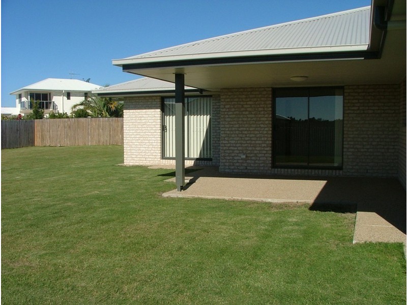 16 Back Hill Drive, Coral Cove QLD 4670