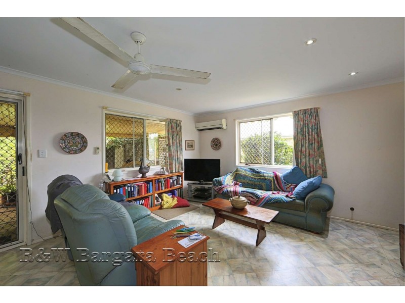 9 Moore Street, Burnett Heads QLD 4670