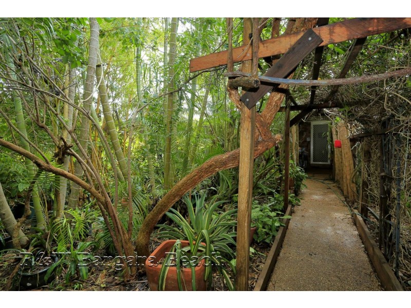 9 Moore Street, Burnett Heads QLD 4670