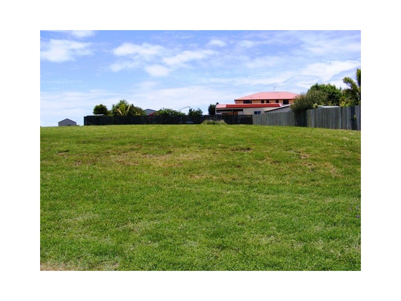 63 Bisdee Street, Coral Cove QLD 4670