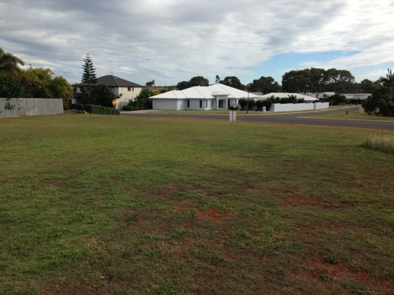 63 Bisdee Street, Coral Cove QLD 4670