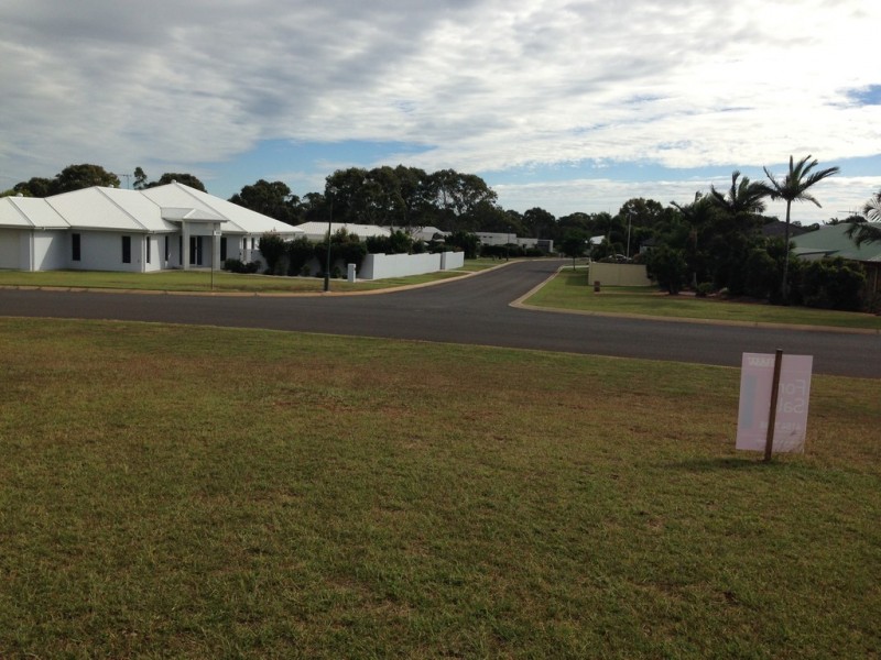 63 Bisdee Street, Coral Cove QLD 4670